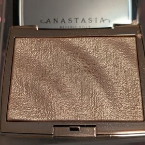 Anastasia Beverly Hills Brown Highlighter Radiant Glow